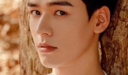 龚俊化妆师爆料视频播放,化妆师视角下的明星日常护肤与造型秘诀