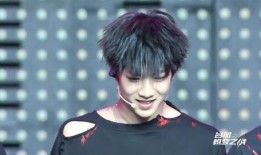 刘耀文爆料受伤视频在线观看,勇敢面对挑战，网友热议康复之路